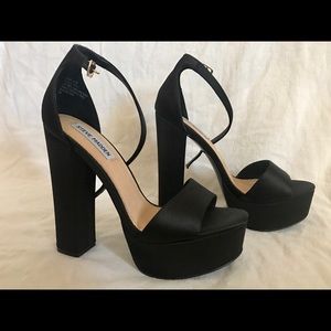 Steve Madden Gonzo Platform Heel - Black